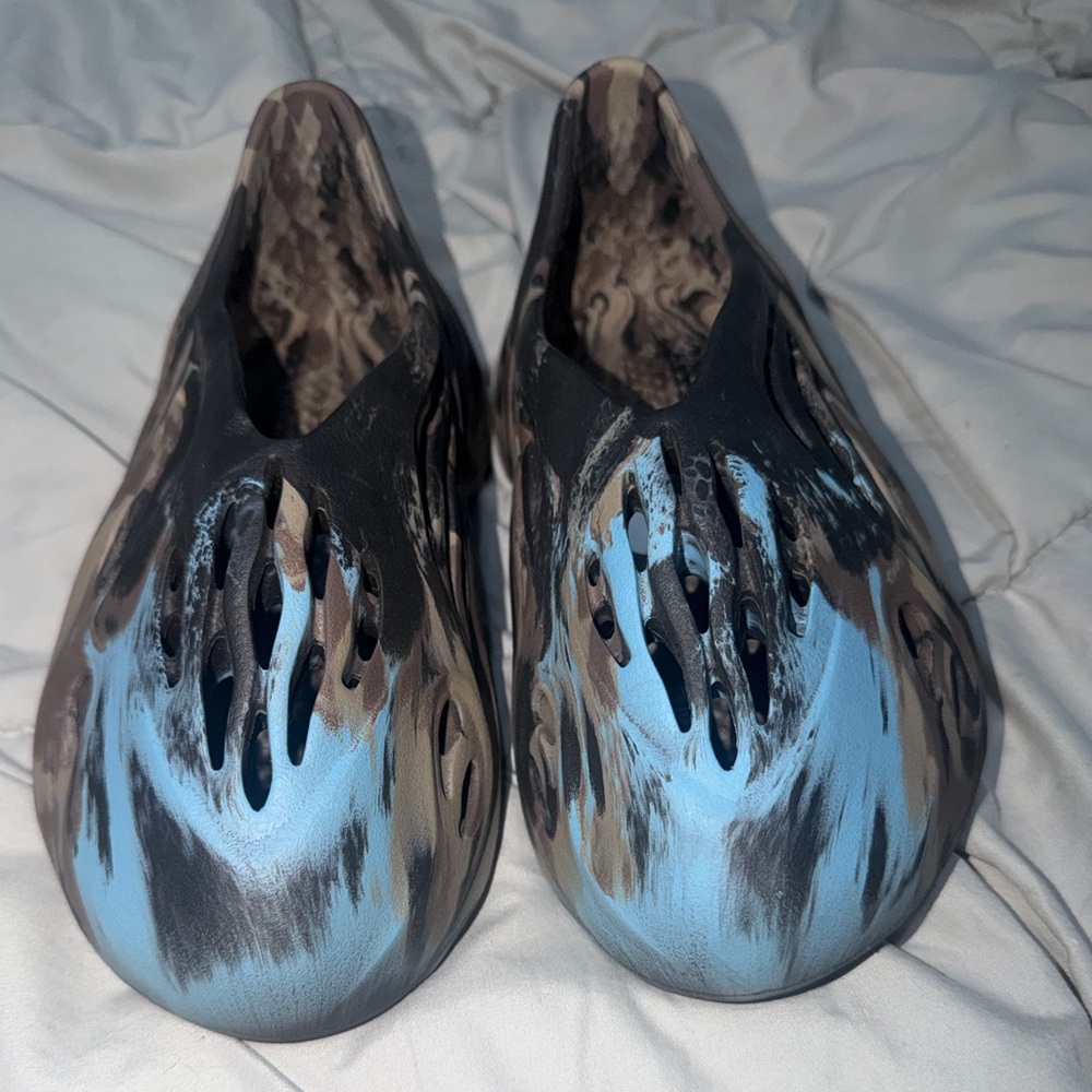 Yeezy Foam Clog Mules in Blue and Black Marbled